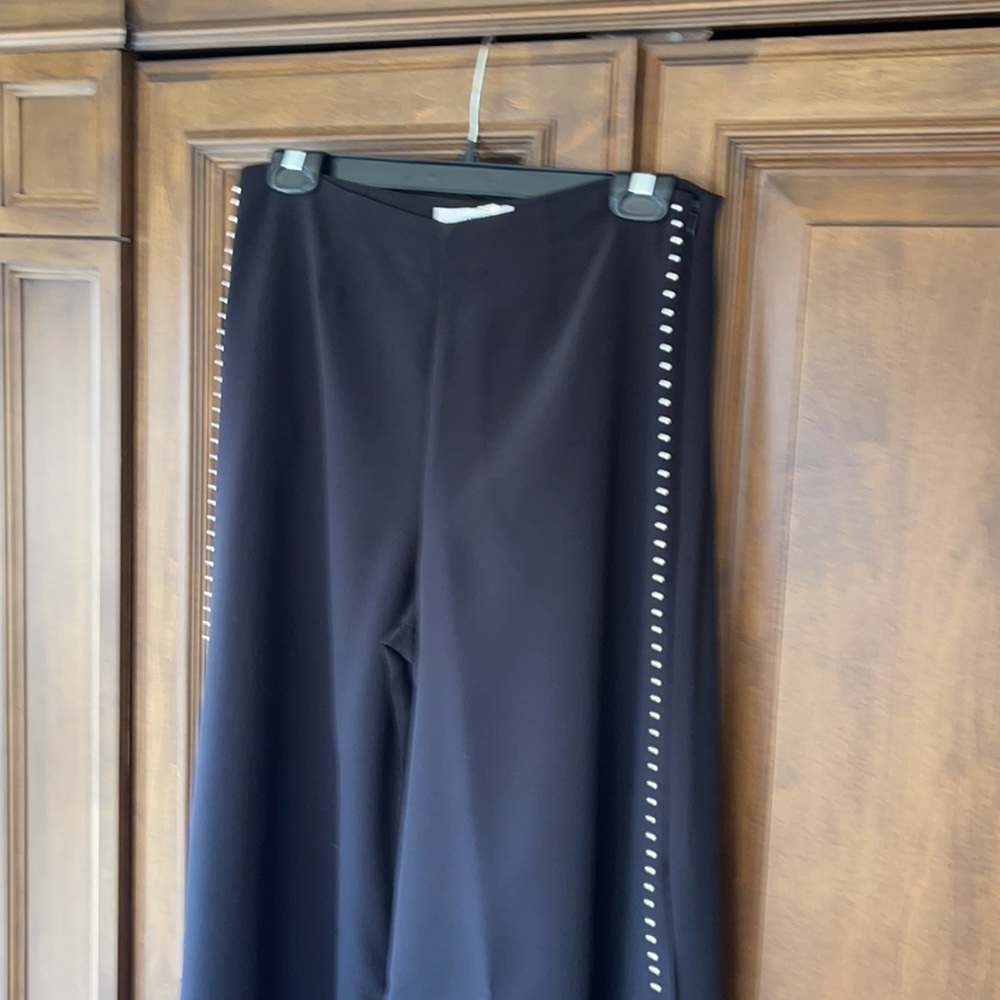 Likely black pants - Picture 2 of 5